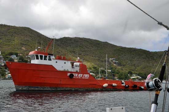 w-bequia-waterboat_1362